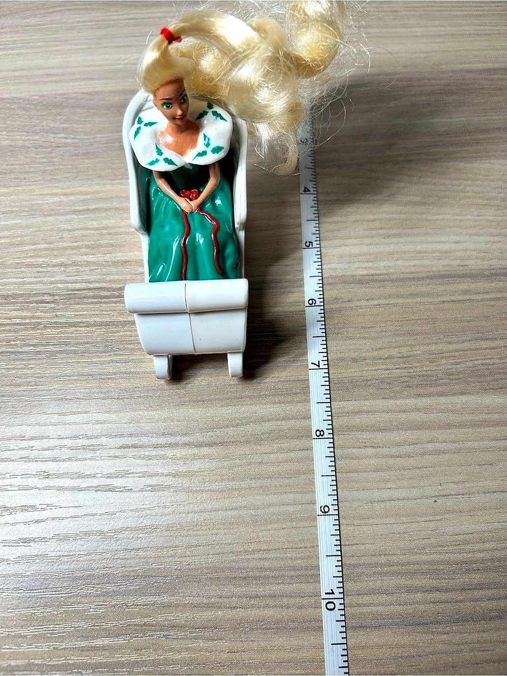 Mattel 1995 McDonald's Holiday Barbie Sleigh Toy Green & White